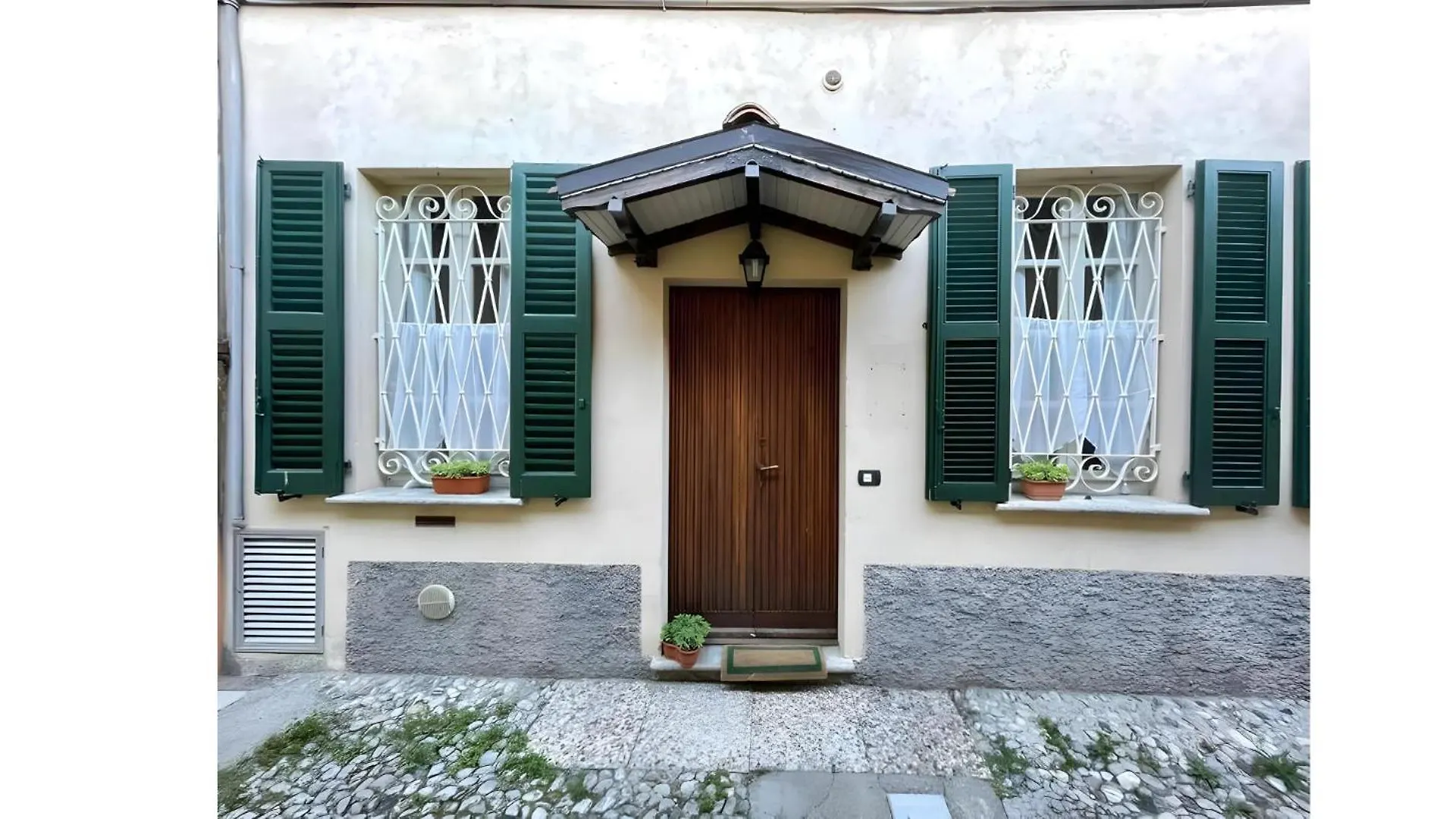 Como Lake Apartment